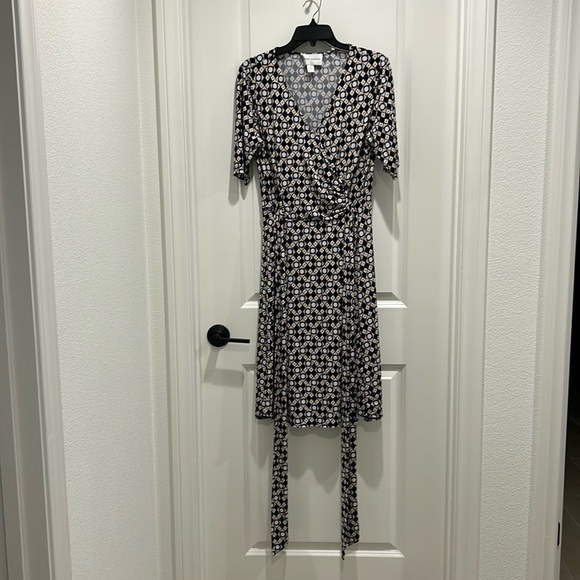 Donna Morgan liquid Knit Wrap front tie dress - Picture 1 of 11